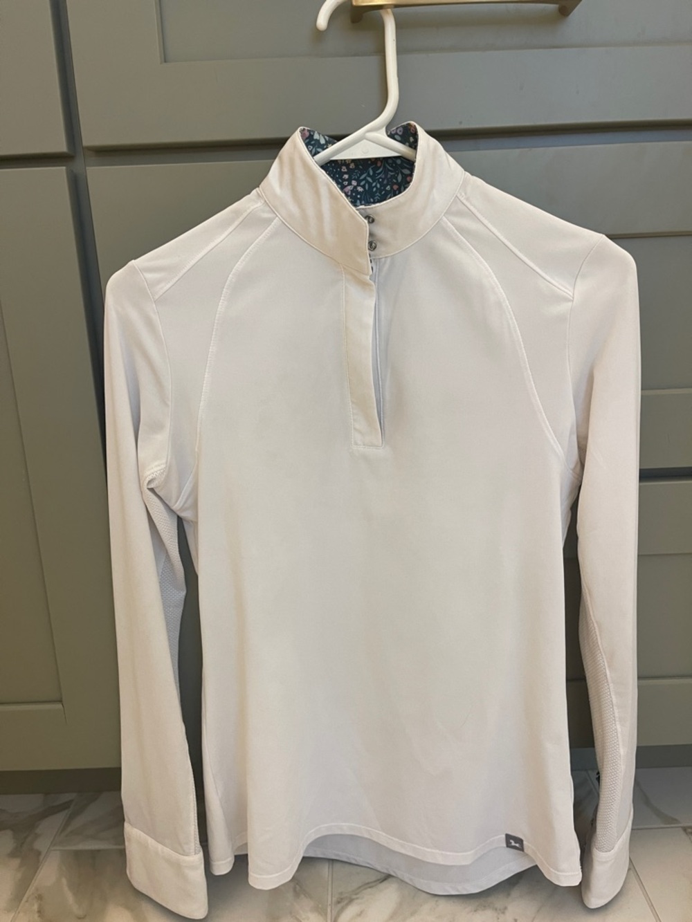R.J Classics show shirt size XS